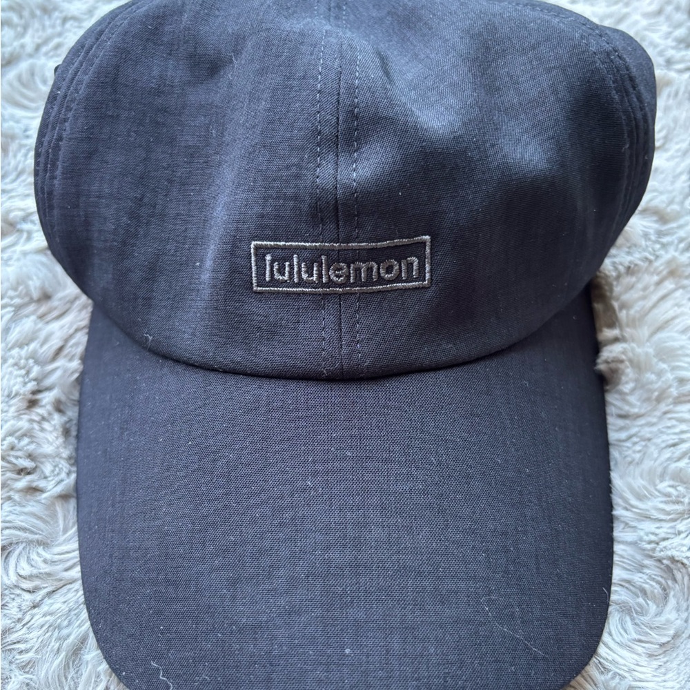 Lululemon lightweight hat